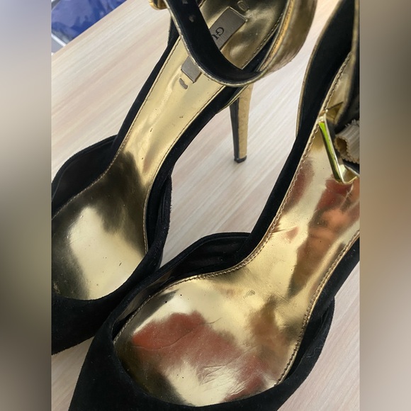 GUESS Black & Gold High Heels - Picture 4 of 7